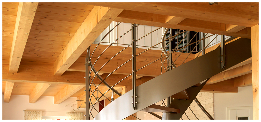 Moser Holzbau Rahmenhaus Innenraum Treppe